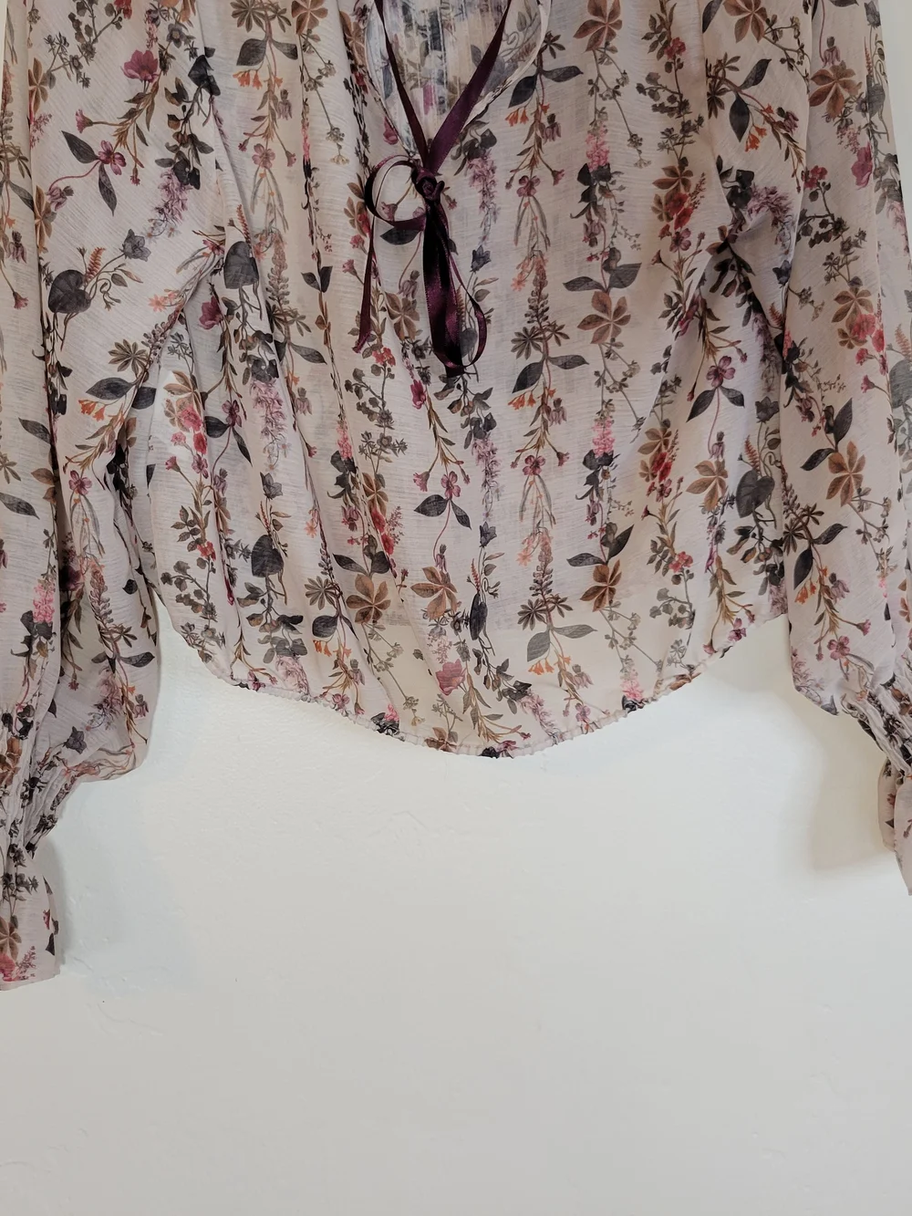 ZARA BASIC COLLECTION SIZE S WOMEN Floral Ruffle Tie-Neck Blouse - Pink/Cream